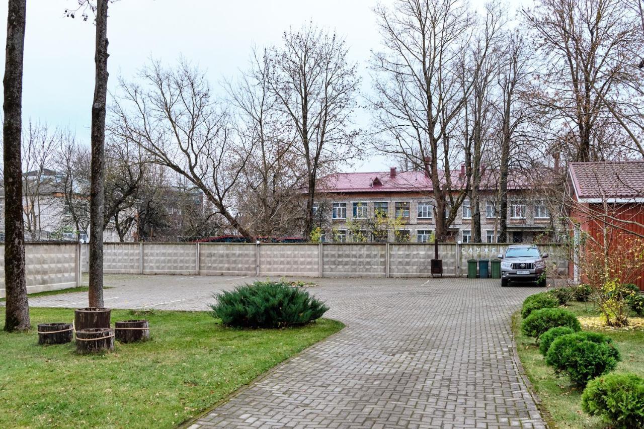 Karkushin Dom Hotel Pskov Bagian luar foto